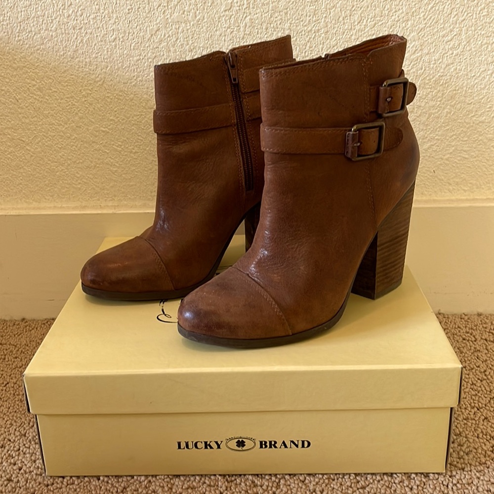 Size 9 Lucky Brand LK-LAURON Booties